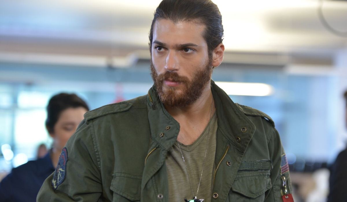 Can Yaman è Can Divit in Daydreamer, Credits GLOBAL TELIF HAKLARI YAPIMCILIK TIC. A.S.