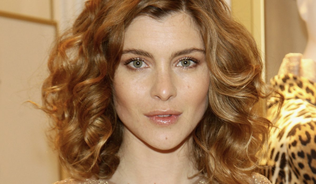 Vittoria Puccini è nel cast di Non mi lasciare, qui alla Fashion Week a Milano nel 2012 a Milano Credits Vittorio Zunino Celotto e Getty Images per Valentino