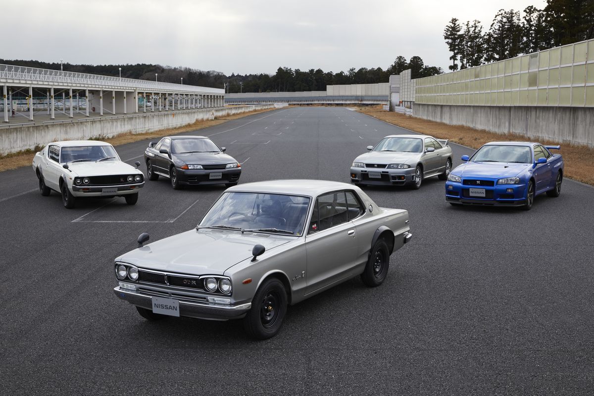 Foto familiar de los sucesivos submodelos del Skyline GT-R. En primer plano, el de primera generación, con sus sucesores ordenados de izquierda a derecha. Todos son muy demandados y encuentran muchos compradores en las subastas nacionales e internacionales. (Cortesía de Nissan Motor)