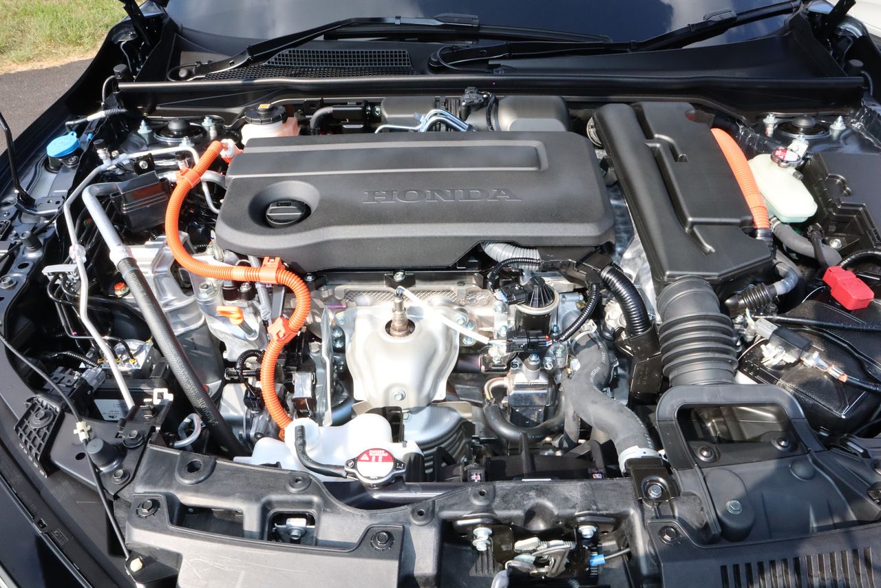 El nuevo Prelude utiliza la tecnología e:HEV, consistente en un motor de combustión de cuatro cilindros y 2.000 cc y dos motores eléctricos. (Fotografía del autor del artículo)